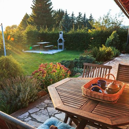 River Cottage Besenova Bagian luar foto