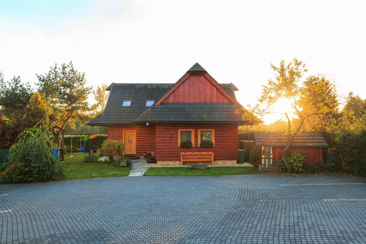 River Cottage Besenova Bagian luar foto