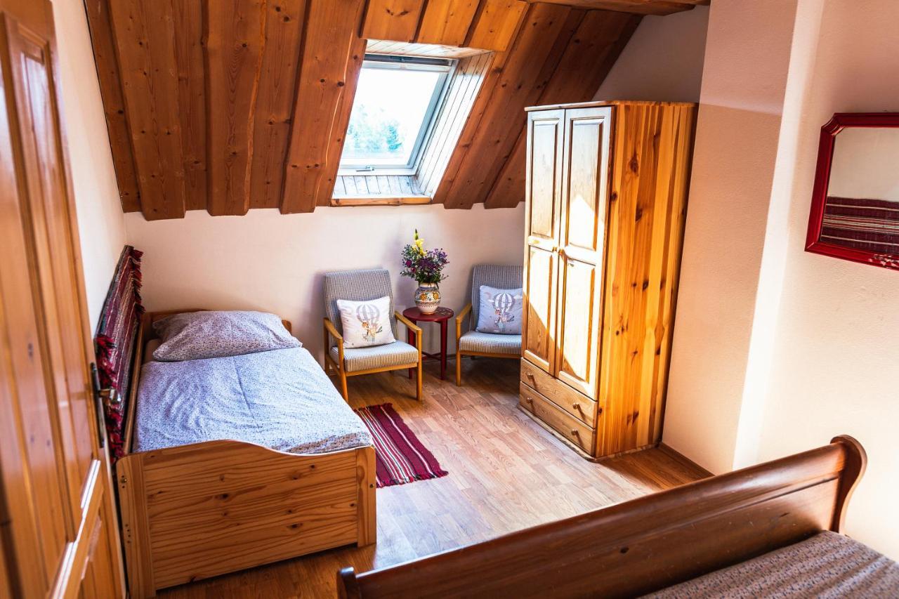River Cottage Besenova Bagian luar foto