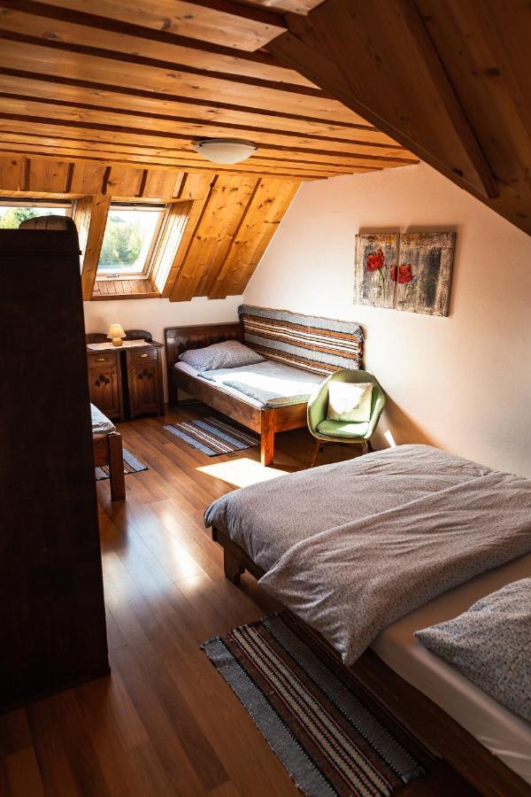 River Cottage Besenova Bagian luar foto