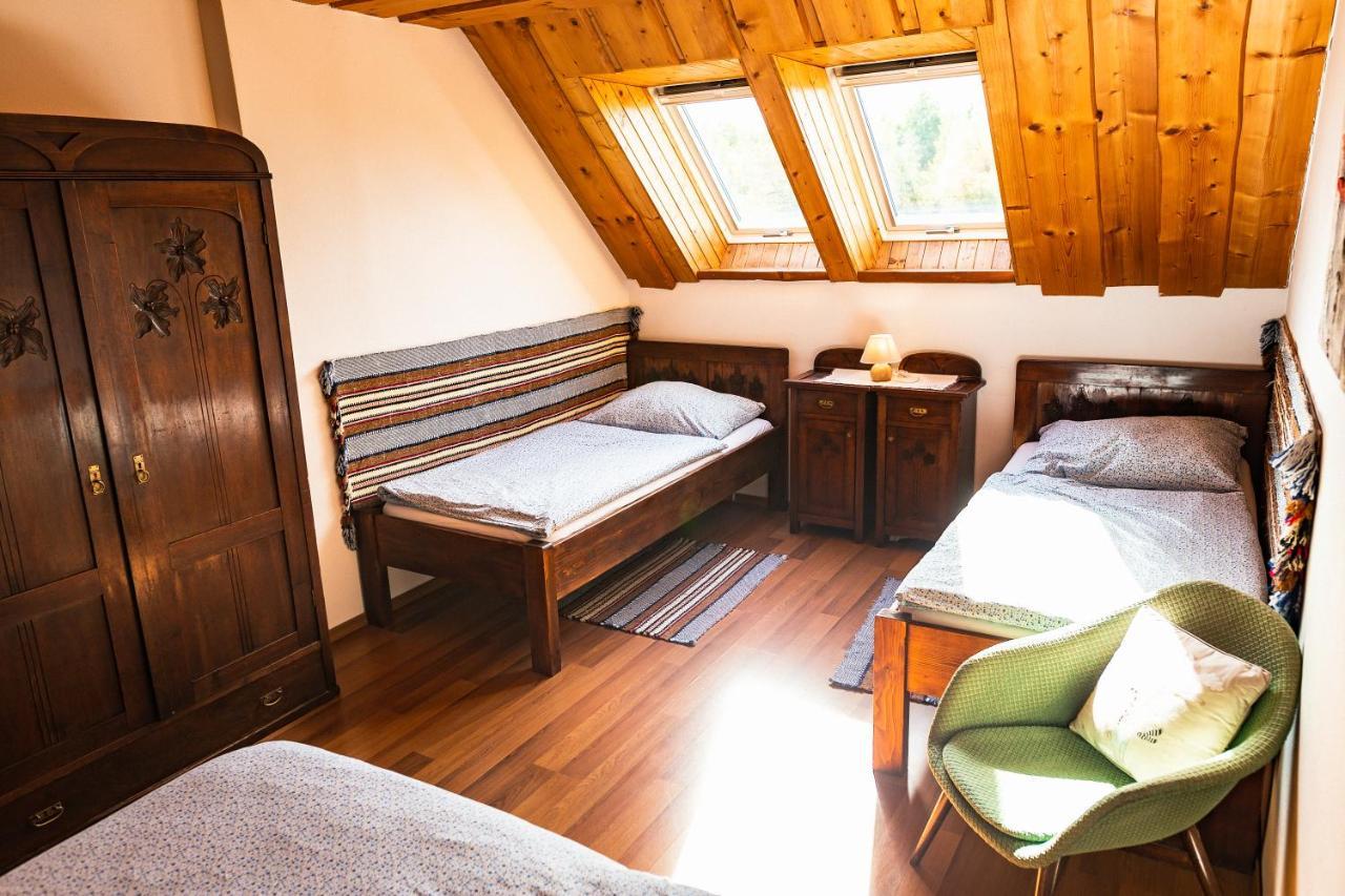River Cottage Besenova Bagian luar foto