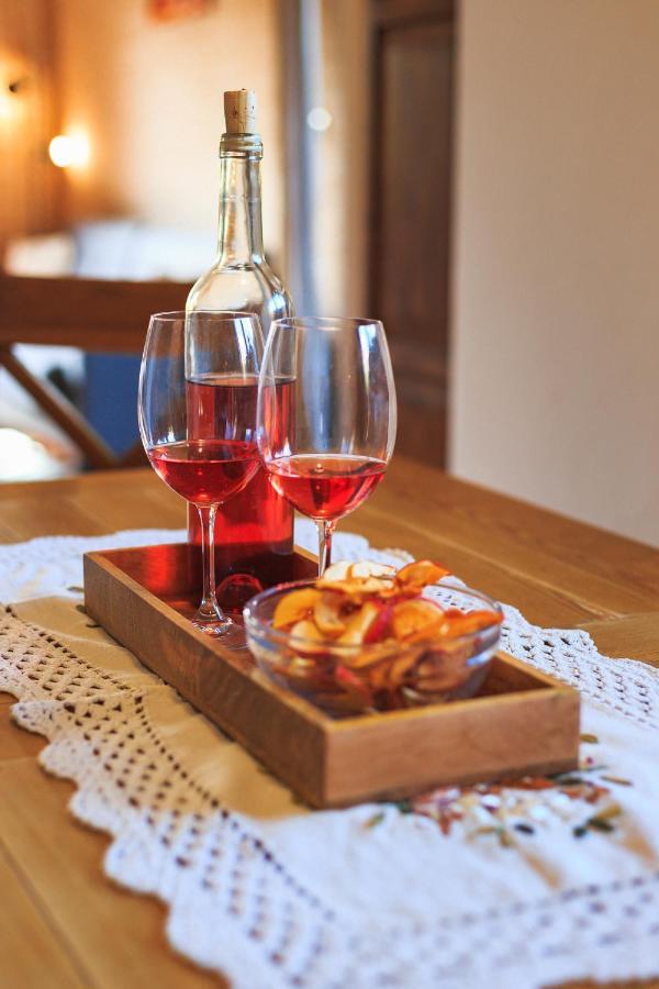 River Cottage Besenova Bagian luar foto