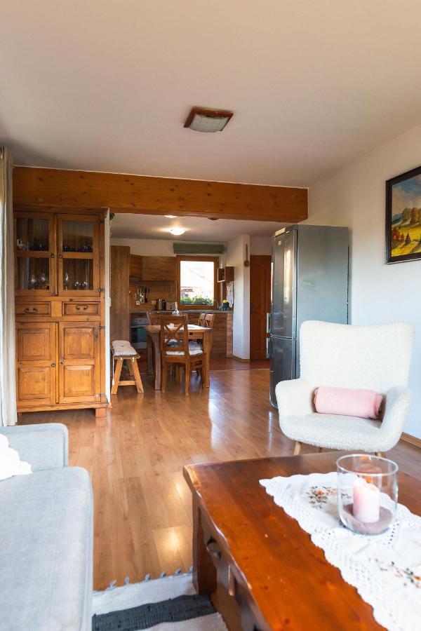 River Cottage Besenova Bagian luar foto